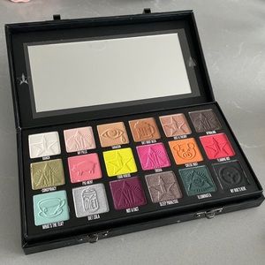 Jeffree Star Conspiracy palette